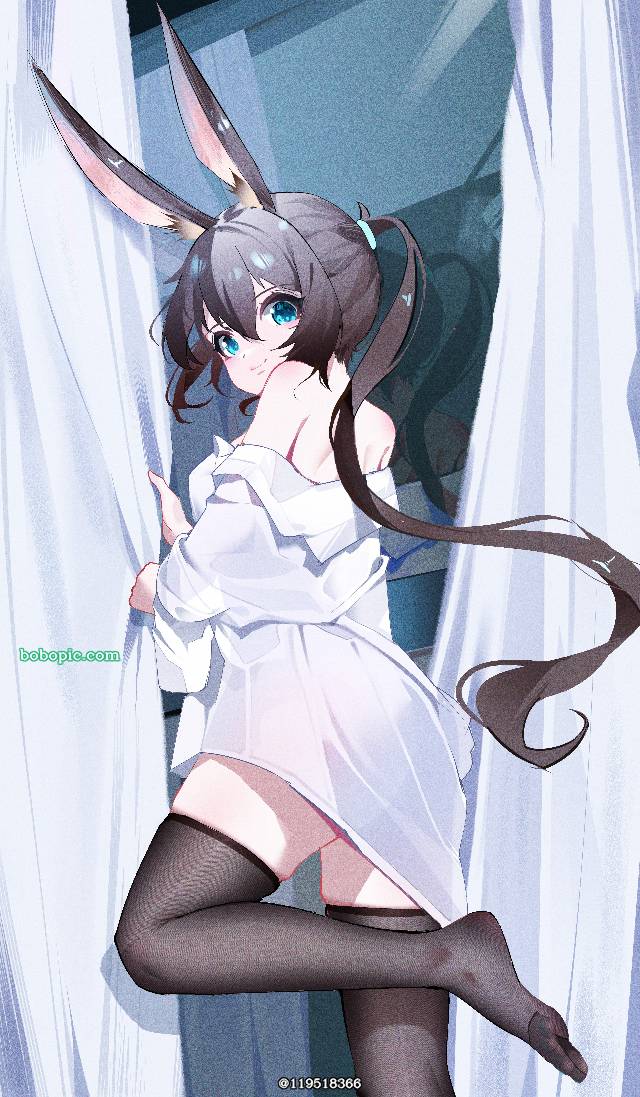 一张明日方舟,小女孩,阿米娅,黑丝袜,着袜足底,魅惑的大腿绘画图片
