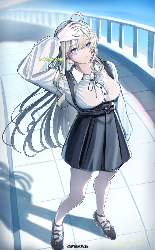一张小女孩绘画图片