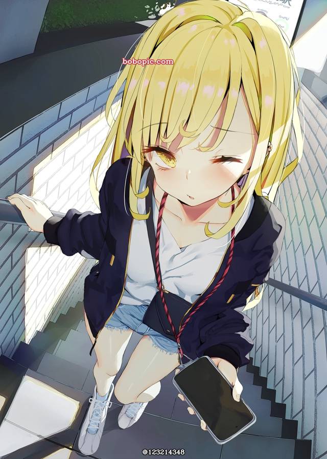 一张阳光,小女孩,热裤,金发,大腿,光脚穿鞋绘画图片