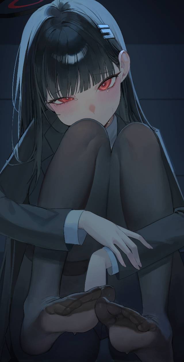 碧蓝档案, 调月莉音, 裸足脚底, 着袜足底, 脚指, teary eyes, red eyes, black hair