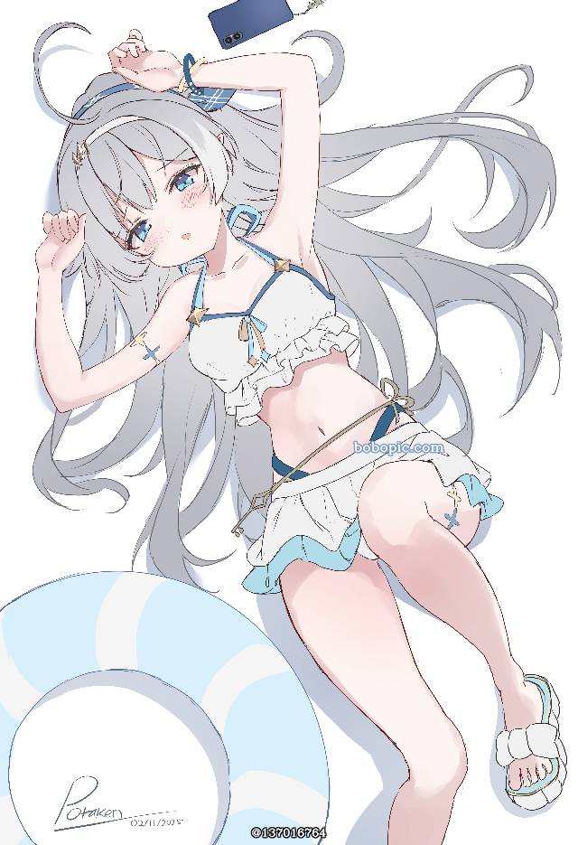 Stella Sora, sandals