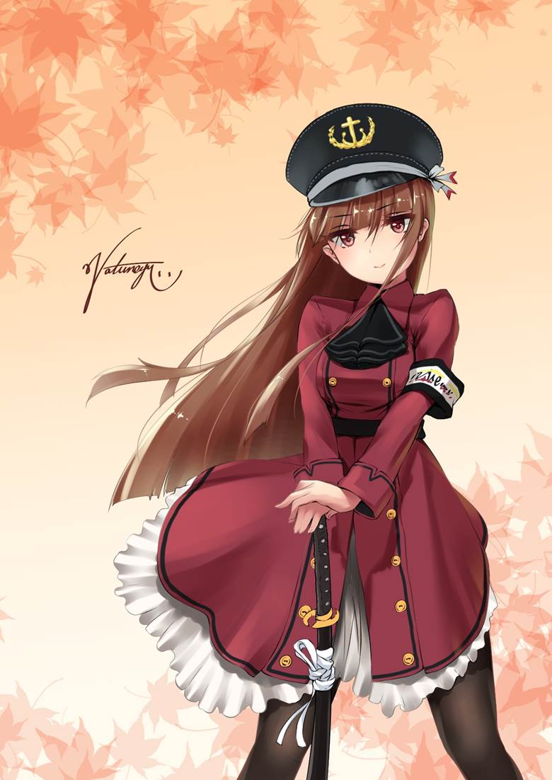 军服少女|ナツノユウ的秋天美景插画图片